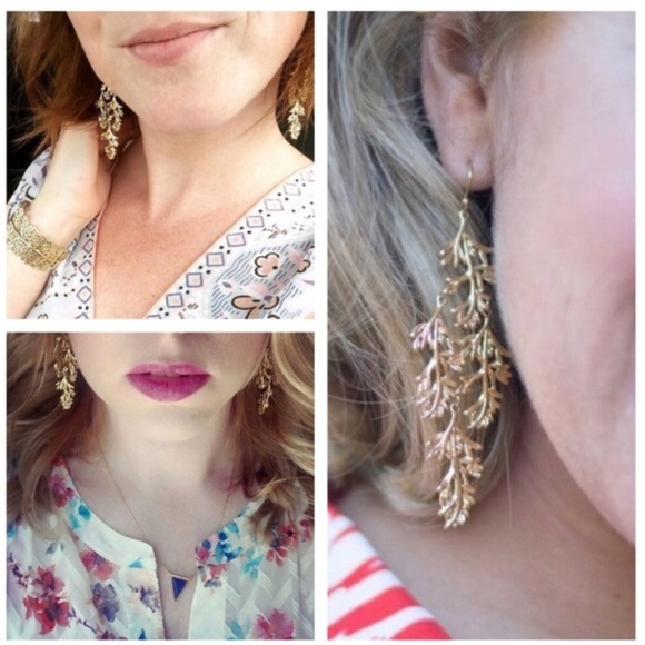 :: Stella & Dot Grace Chandeliers Gold Earrings - Picture 5 of 7
